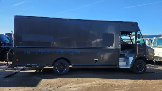 Picture of 2009-freightliner-mt55-chassis-truck-delivery